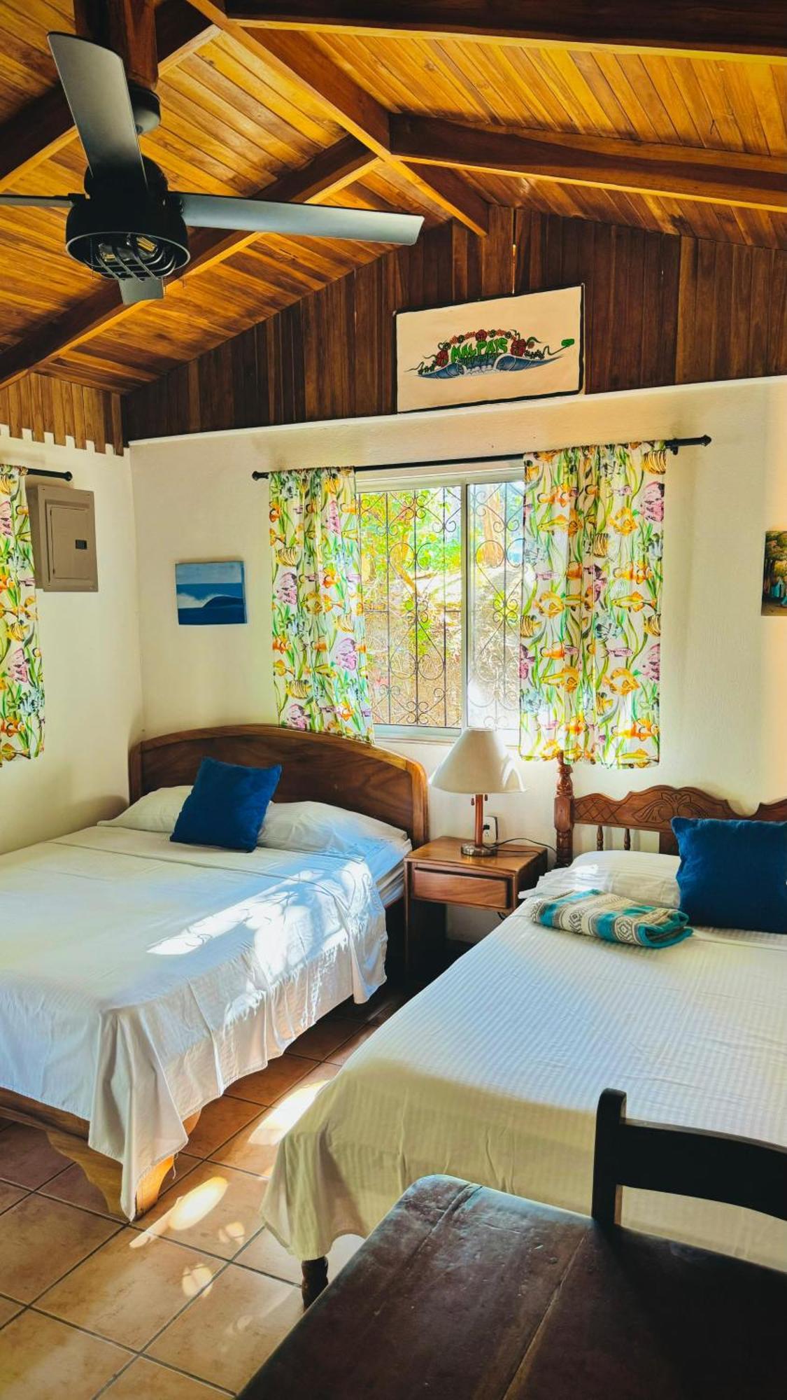 Hotel Mal Pais Surf Camp Playa Santa Teresa  Esterno foto
